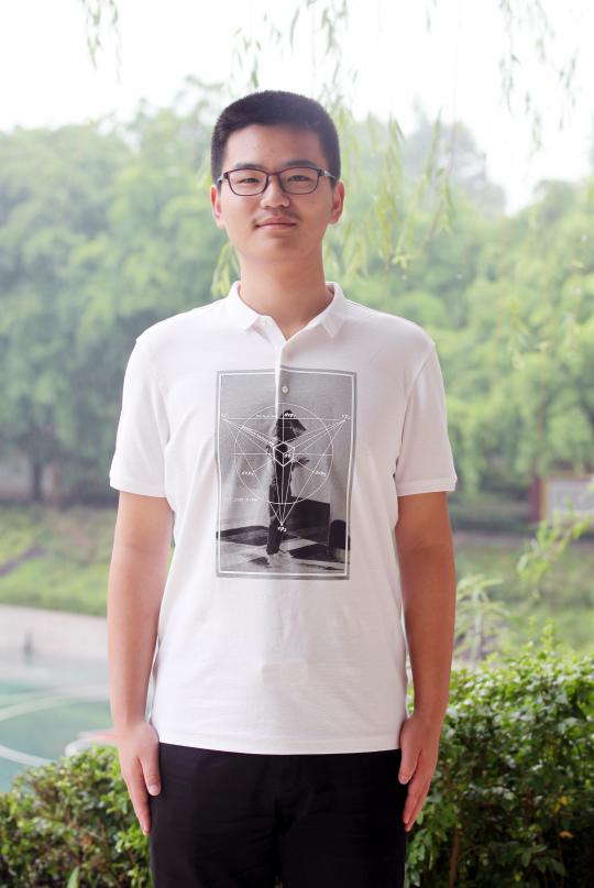 杨淇瑞  2015届学生新加坡科大.JPG