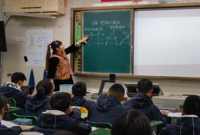 1704643342671381.png 张倩2.png